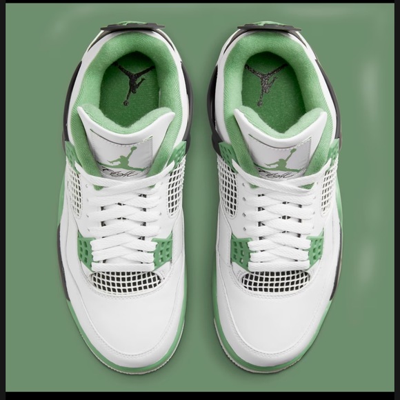 ❌SOLD❌ Air Jordan 4 Retro “Oil Green” sneakers, New in Box, M7 / W8.5 - Picture 4 of 13